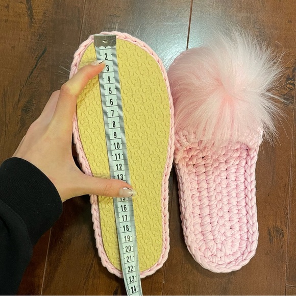 Crotchet Slippers, light pink, size 5 - Picture 4 of 5